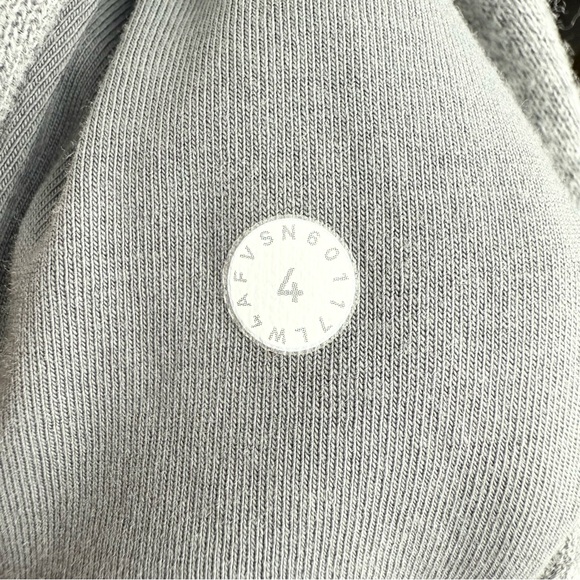 Lululemon Wind Down Zip Up Jacket Heather Grey Sz 4 - Picture 13 of 13